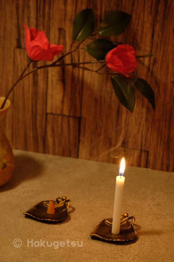Bodhi Leaf Shaped Candle Plate, Made of Iron - HAKUGETSU