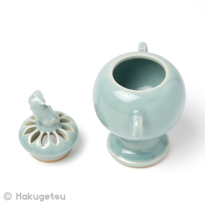 Small Celadon Incense Burner with Lion (Shishi) Lid [secondhand] - HAKUGETSU