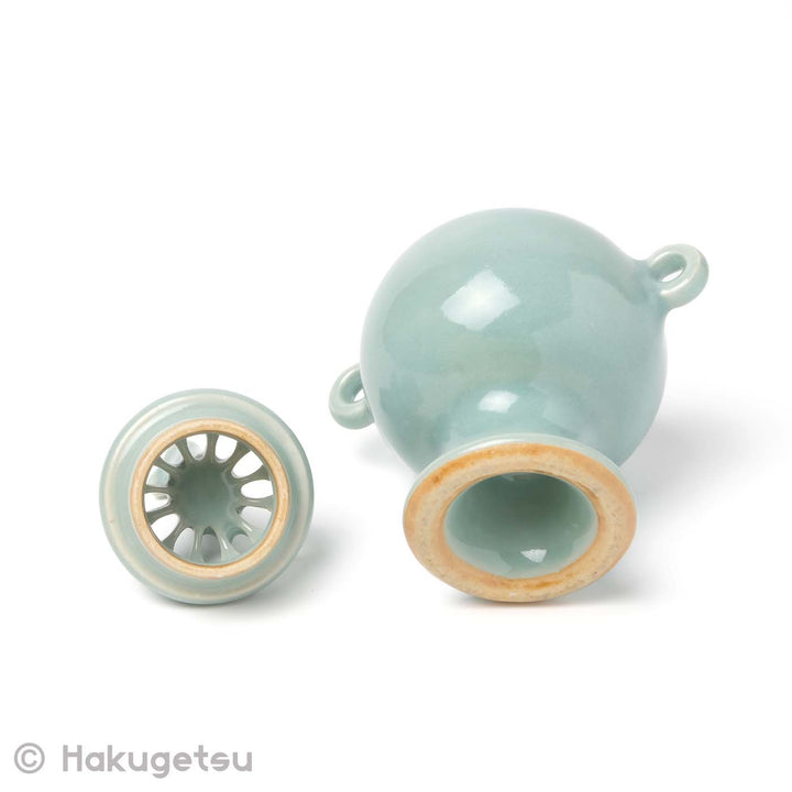 Small Celadon Incense Burner with Lion (Shishi) Lid [secondhand] - HAKUGETSU