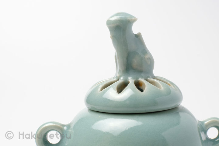 Small Celadon Incense Burner with Lion (Shishi) Lid [secondhand] - HAKUGETSU