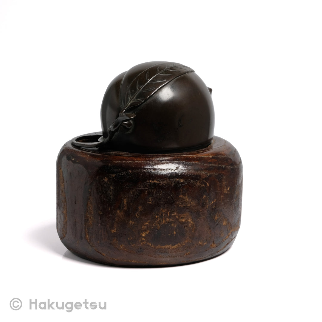 Peach-Shaped Small Copper Brazier with Wooden Base [Secondhand] - HAKUGETSU