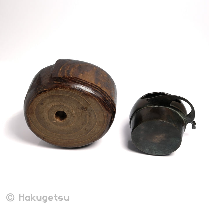 Peach-Shaped Small Copper Brazier with Wooden Base [Secondhand] - HAKUGETSU