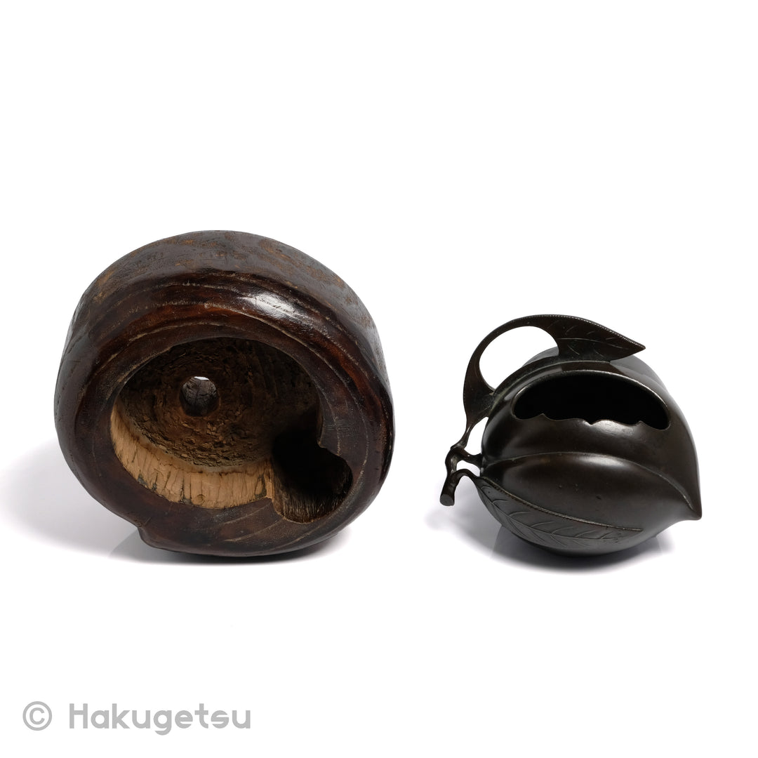 Peach-Shaped Small Copper Brazier with Wooden Base [Secondhand] - HAKUGETSU